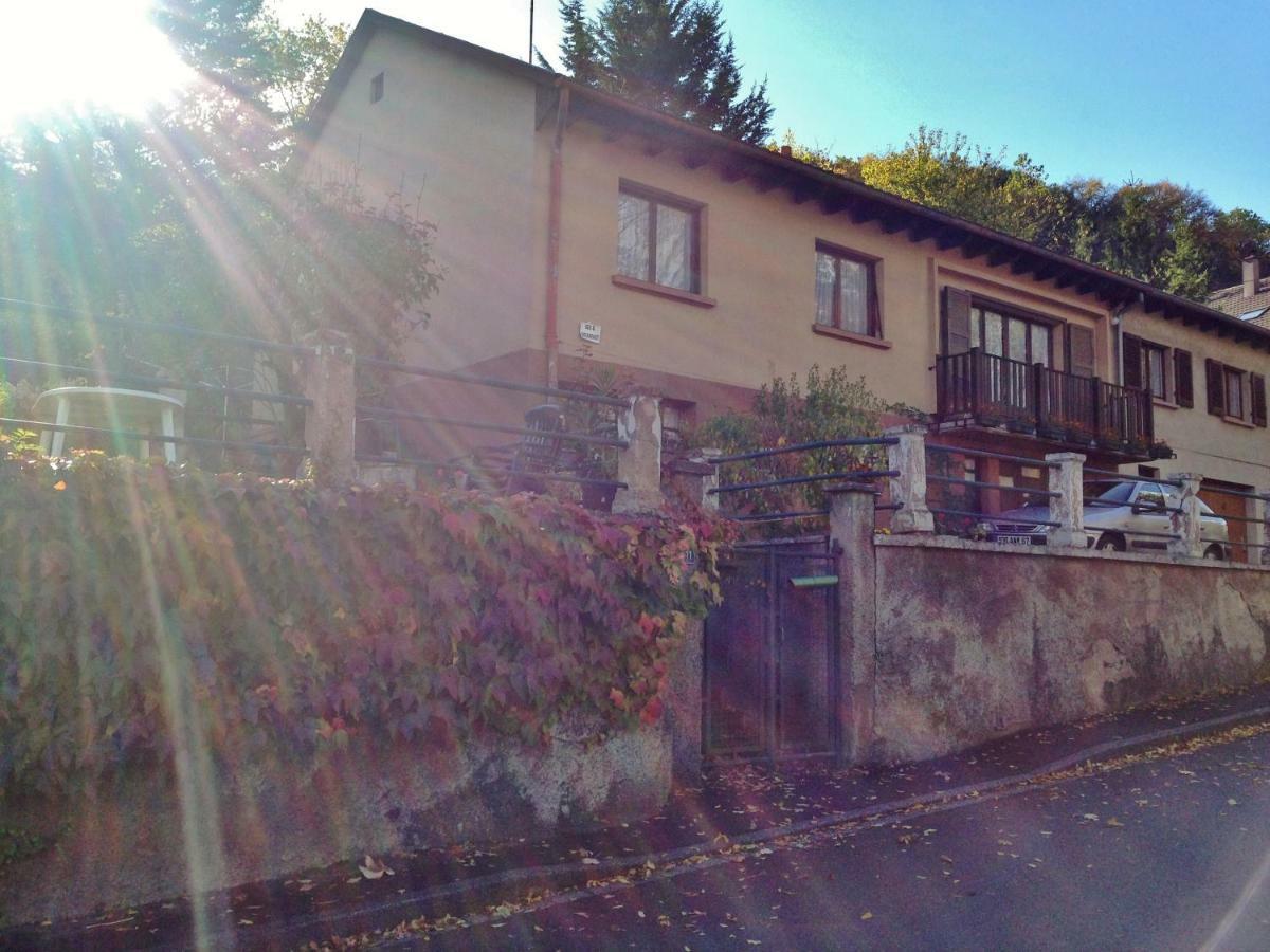 Chambres D'Hotes Et Gite Chez Martine Barr Bagian luar foto