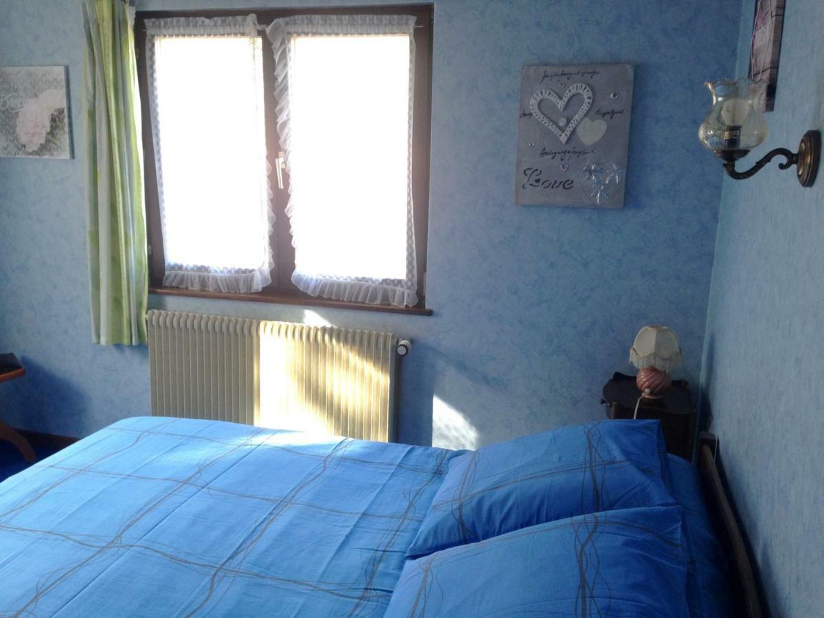 Chambres D'Hotes Et Gite Chez Martine Barr Bagian luar foto